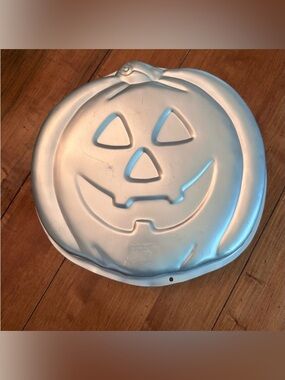 Wilton Cake Pan Jack-o-Lantern Pumpkin Shape Cake Pan Mold 2105-3068 Vtg